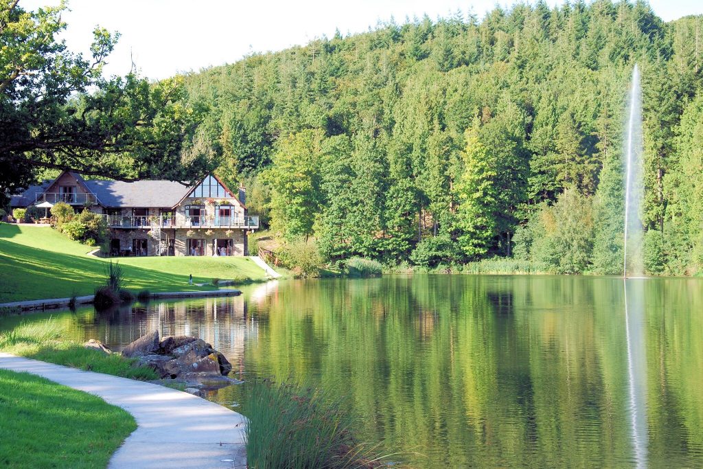 canada lodge and lake wedding venues south wales